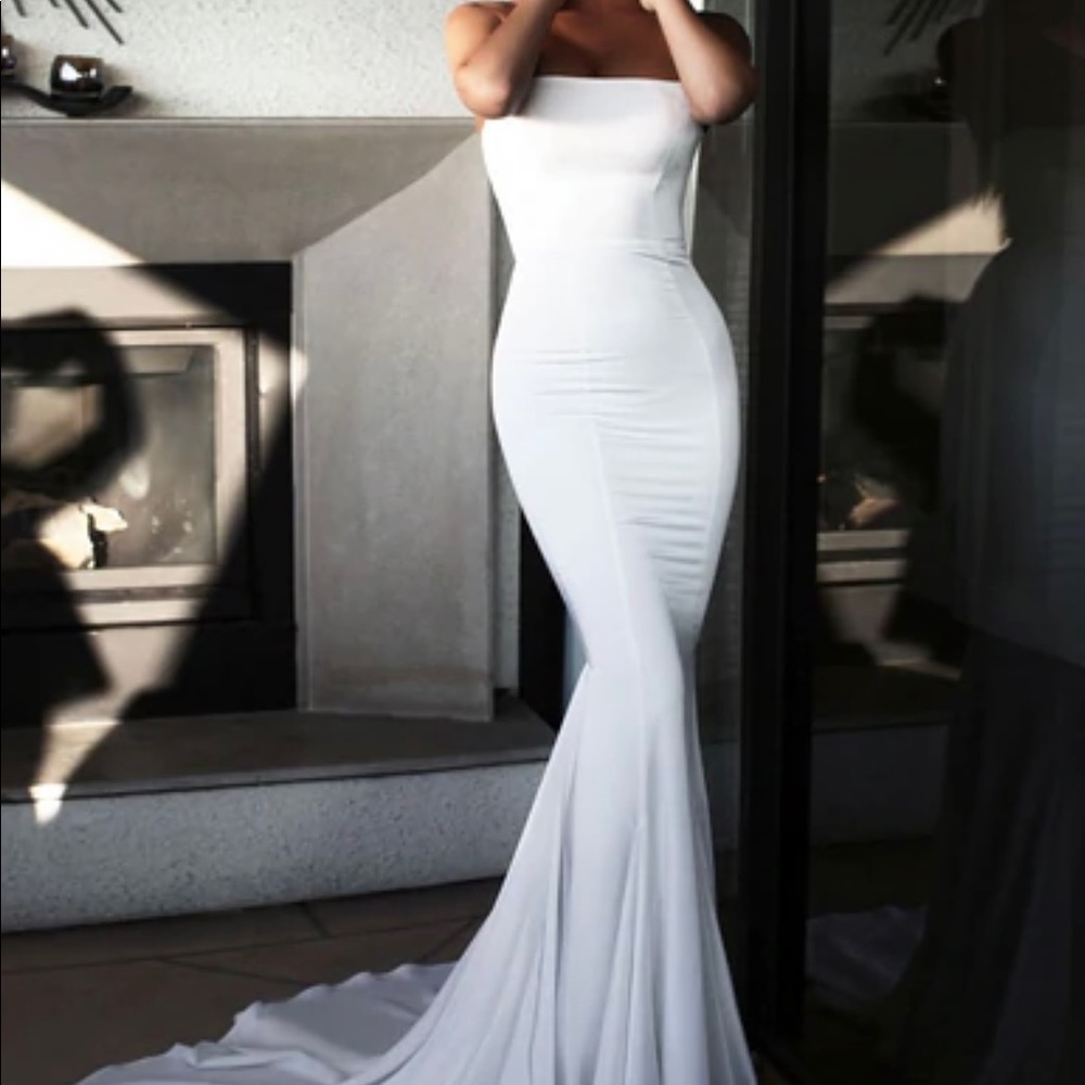 Abyss by Abby White Gown Size L